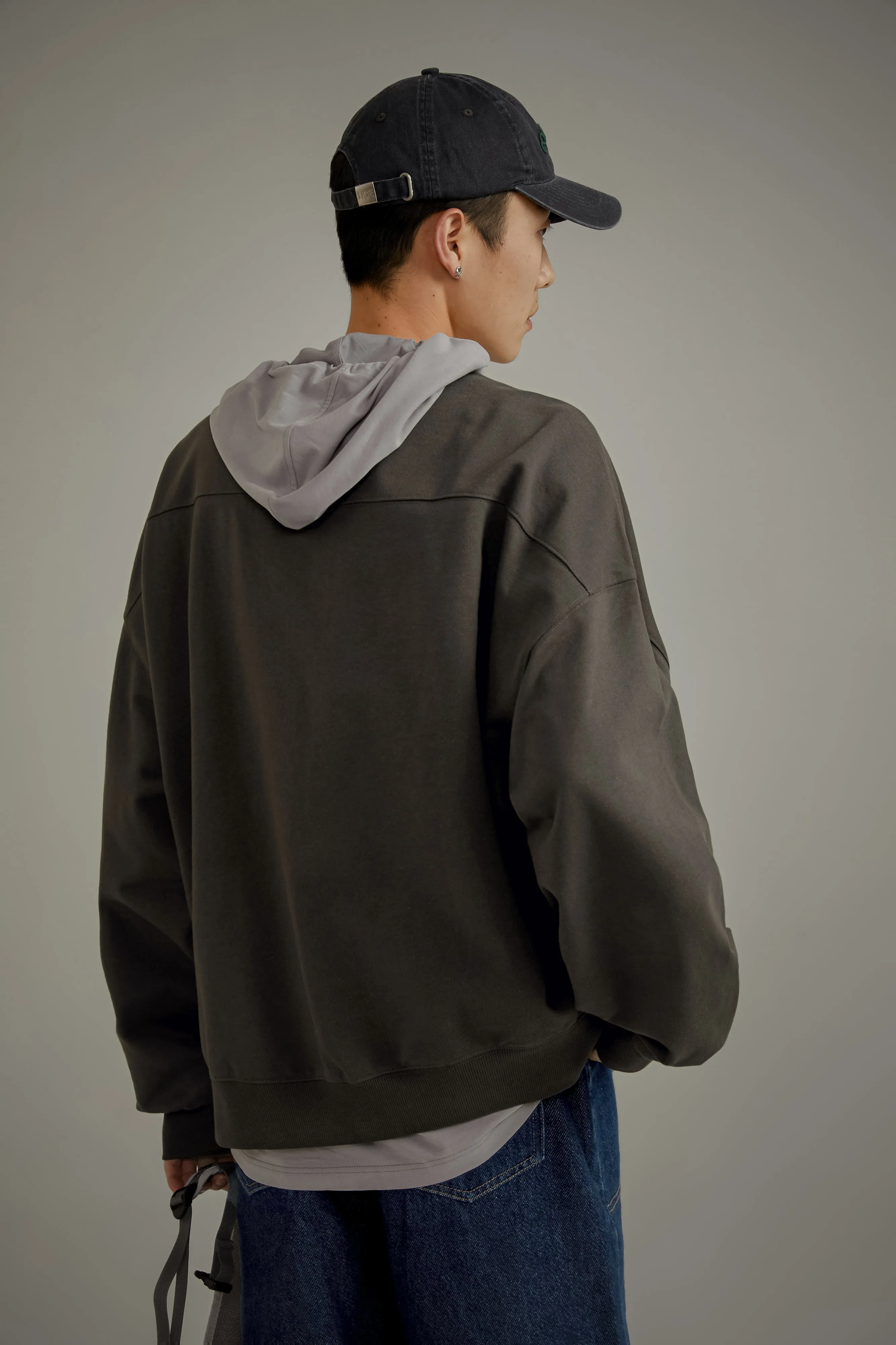 Pocket Loose Fit Sweatshirt