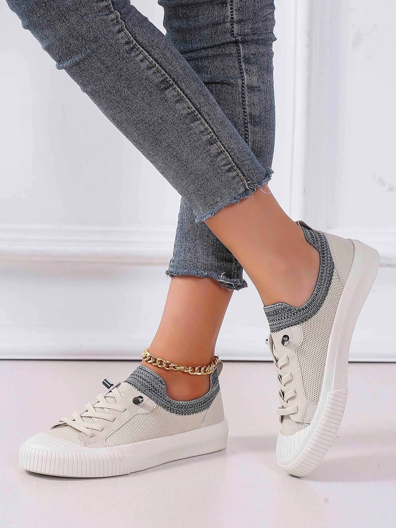 Two Tone Lace Up Design Canvas Skate Shoes